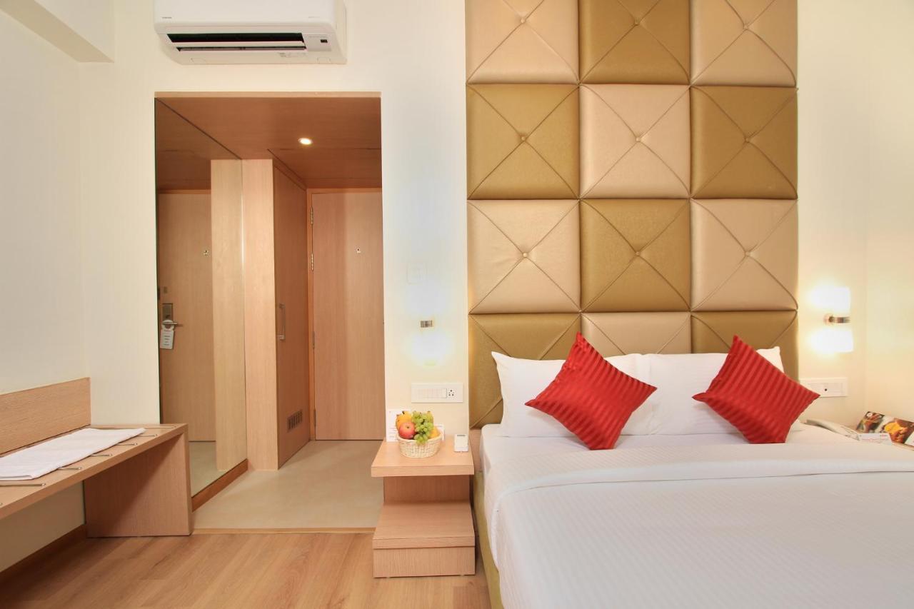Hotel La Sara Regent Bengaluru Zewnętrze zdjęcie